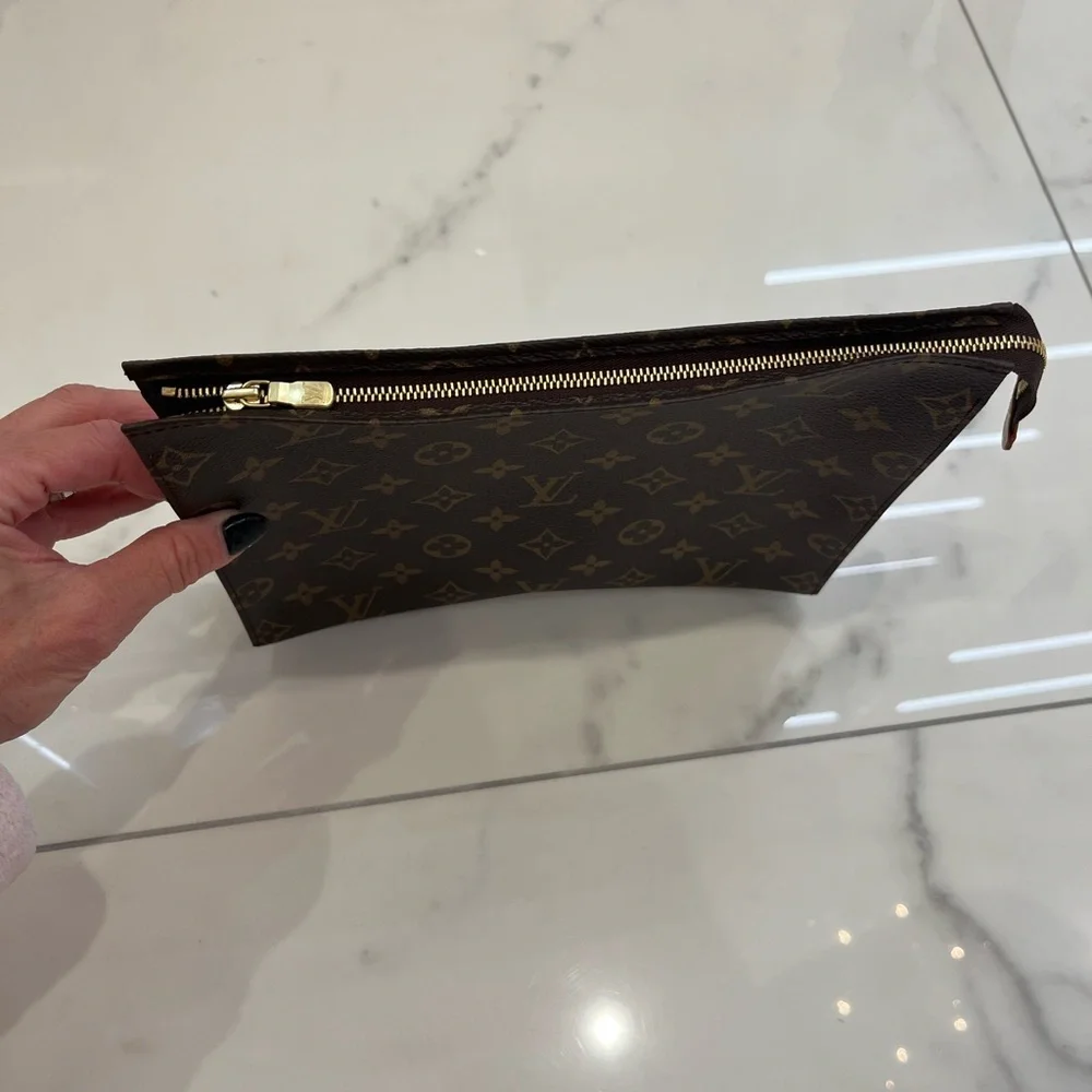 Louis Vuitton Monogram Canvas Poche Toilette - Picture 4 of 13